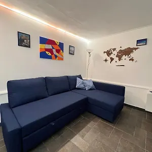 G House , Aeroporto di Catania Fontana Rossa Italia